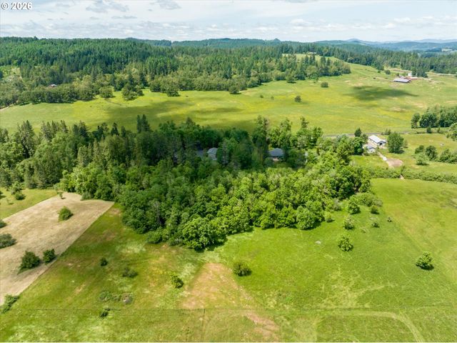 85181 SARVIS BERRY Ln, Eugene, OR 97405