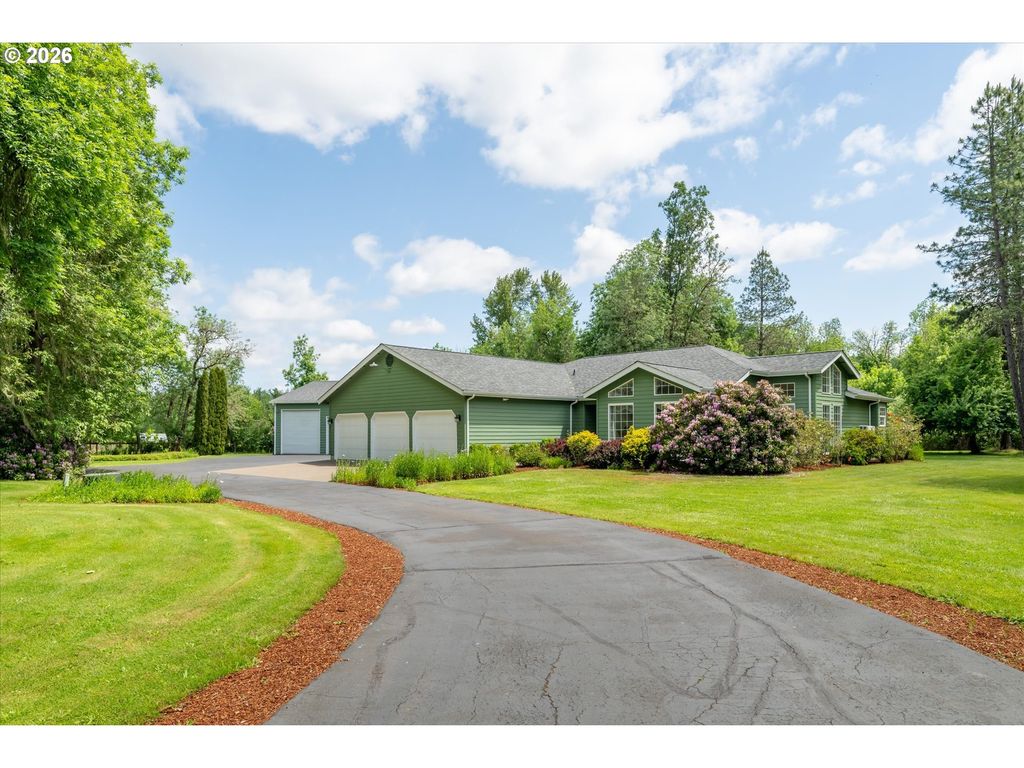 85181 SARVIS BERRY Ln, Eugene, OR 97405