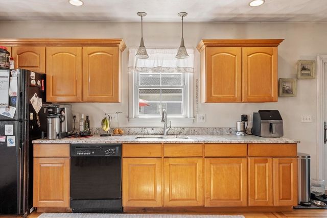 3 Southwick Rd, Peabody, MA 01960