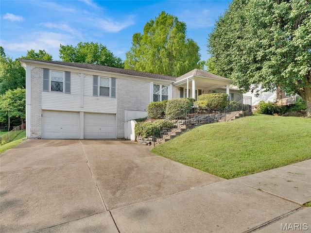 3566 Crowndun Drive, St Louis, MO 63129
