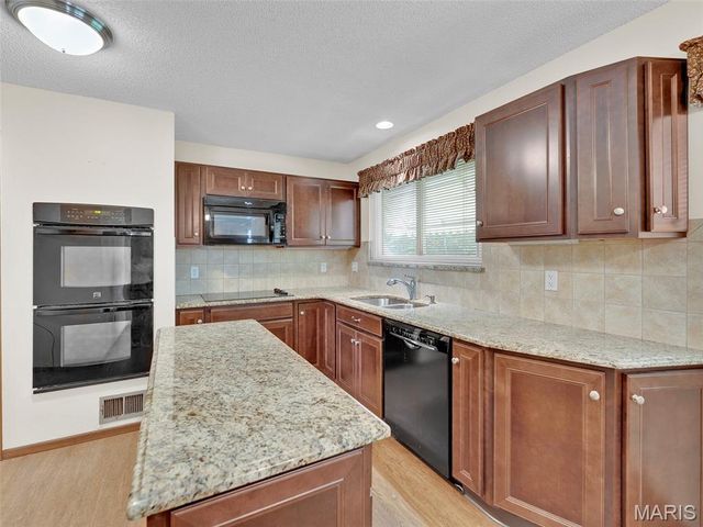 3566 Crowndun Drive, St Louis, MO 63129