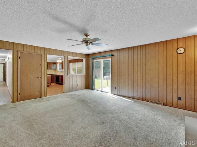 3566 Crowndun Drive, St Louis, MO 63129