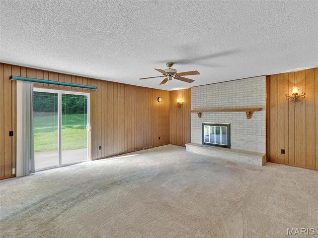 3566 Crowndun Drive, St Louis, MO 63129