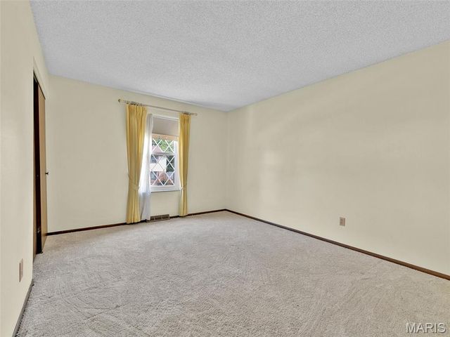3566 Crowndun Drive, St Louis, MO 63129