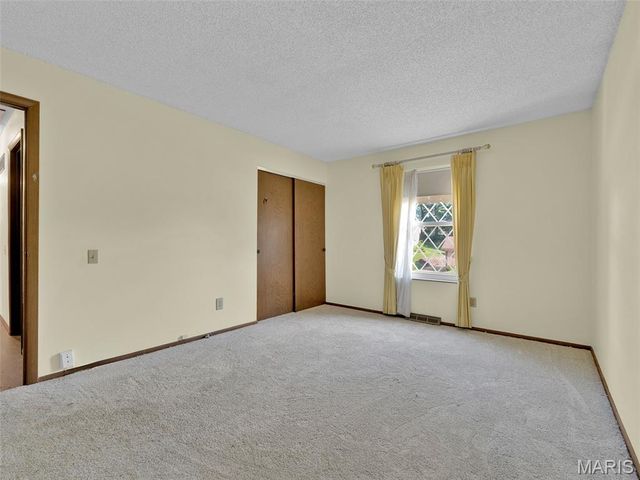 3566 Crowndun Drive, St Louis, MO 63129