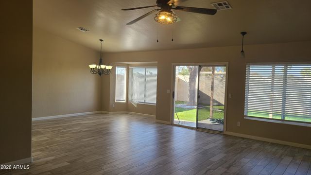 1002 E HEARNE Way, Gilbert, AZ 85234