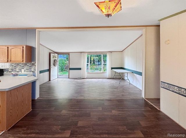 8489 Barkwood Circle, Fenton, MI 48430