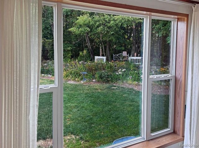 8489 Barkwood Circle, Fenton, MI 48430