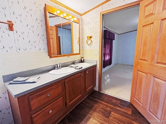 8489 Barkwood Circle, Fenton, MI 48430