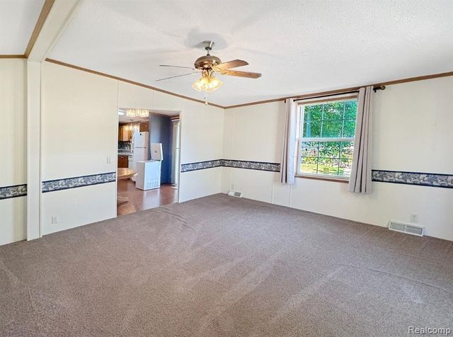 8489 Barkwood Circle, Fenton, MI 48430