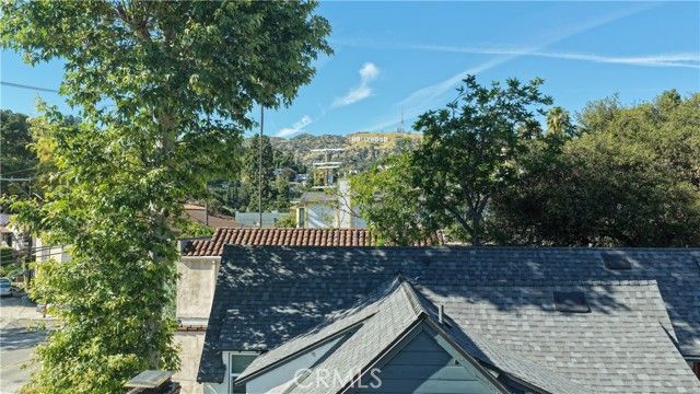 2620 N Beachwood, Los Angeles, CA 90068