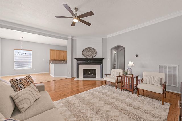 2835 Fairway Drive, Friendswood, TX 77546