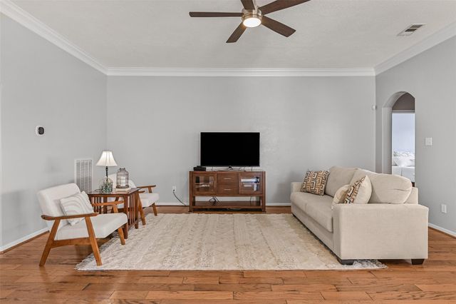 2835 Fairway Drive, Friendswood, TX 77546