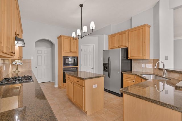 2835 Fairway Drive, Friendswood, TX 77546