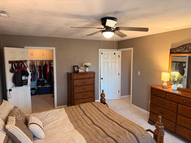 704 Joan CIR, Salem, VA 24153