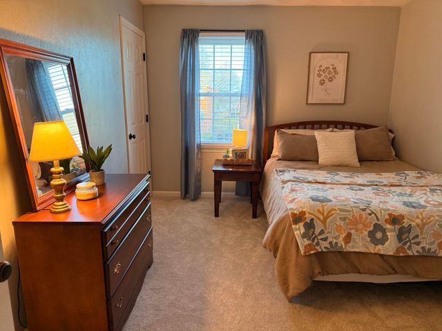 704 Joan CIR, Salem, VA 24153