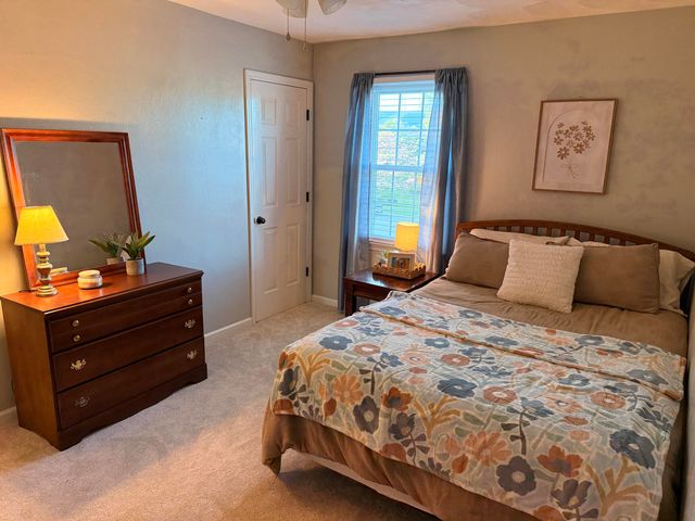 704 Joan CIR, Salem, VA 24153