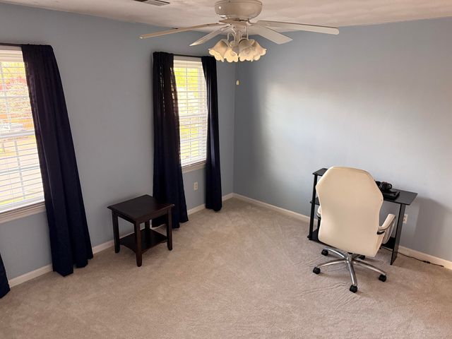 704 Joan CIR, Salem, VA 24153