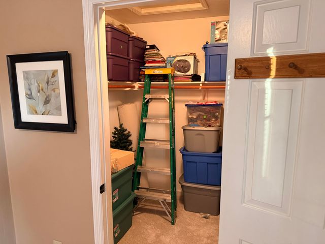 704 Joan CIR, Salem, VA 24153