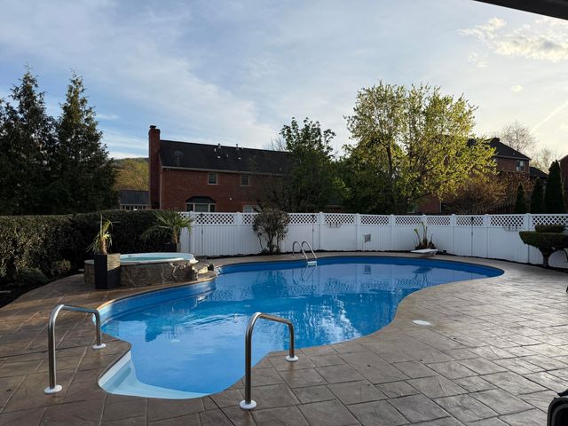 704 Joan CIR, Salem, VA 24153