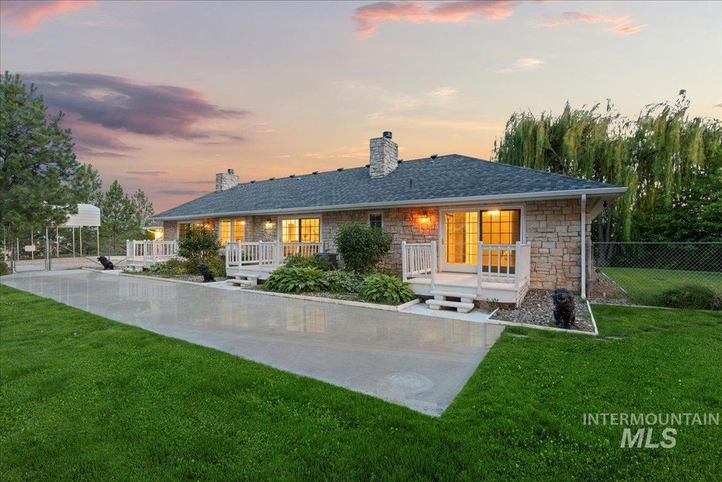 8140 W Kingsbury Drive, Middleton, ID 83644