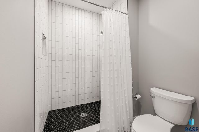 431 Brody Ct Court, Harrisburg, SD 57032