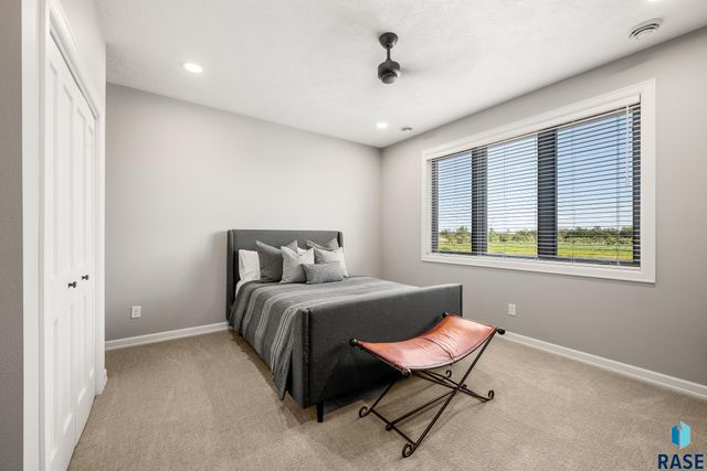 431 Brody Ct Court, Harrisburg, SD 57032