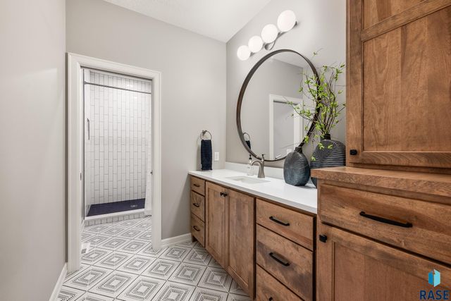 431 Brody Ct Court, Harrisburg, SD 57032