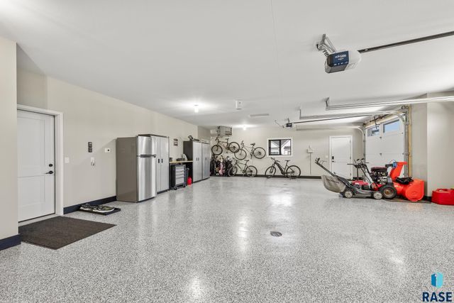 431 Brody Ct Court, Harrisburg, SD 57032