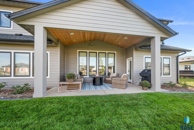 431 Brody Ct Court, Harrisburg, SD 57032