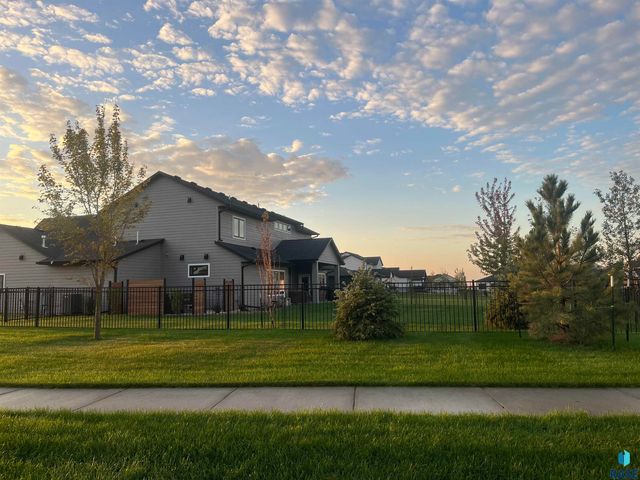 431 Brody Ct Court, Harrisburg, SD 57032