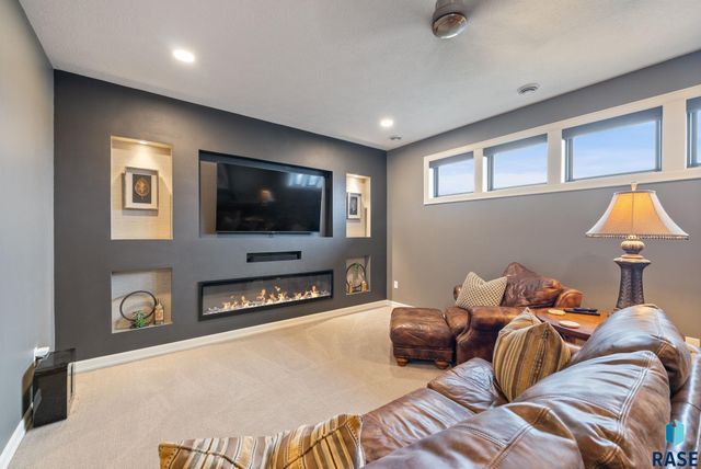 431 Brody Ct Court, Harrisburg, SD 57032