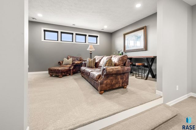 431 Brody Ct Court, Harrisburg, SD 57032