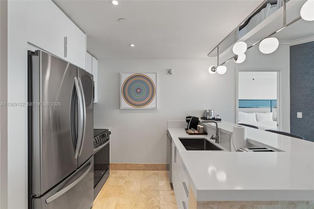 4401 Collins Ave 1706, Miami Beach, FL 33140