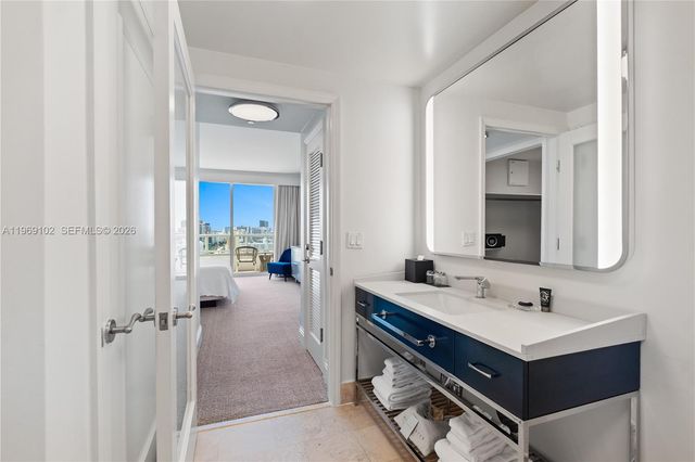 4401 Collins Ave 1706, Miami Beach, FL 33140