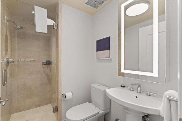 4401 Collins Ave 1706, Miami Beach, FL 33140