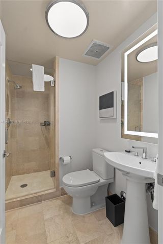 4401 Collins Ave 1706, Miami Beach, FL 33140