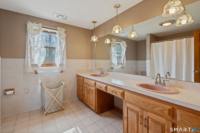 238 Two Rod Highway, Wethersfield, CT 06109