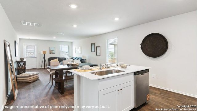 5725 Bailey Downs, San Antonio, TX 78245