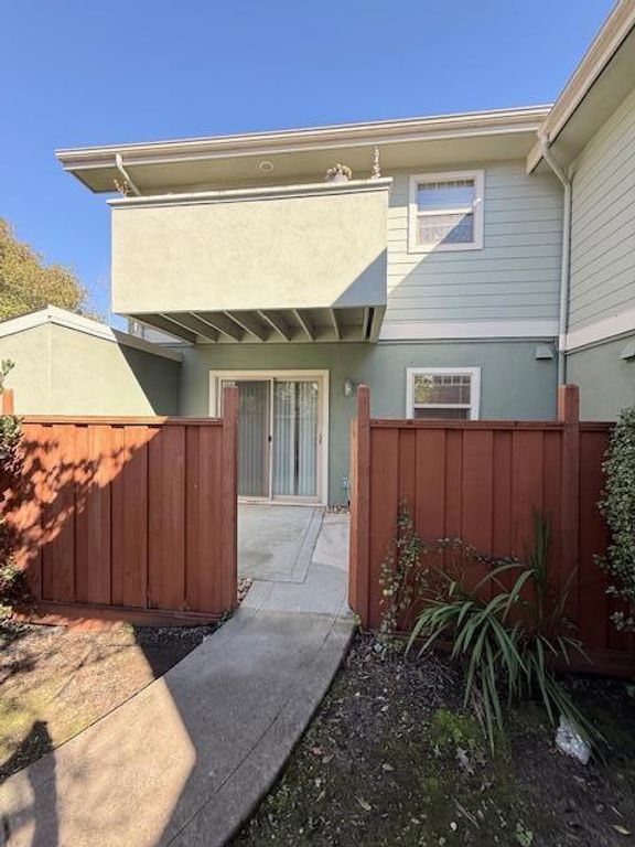 Image 3 of property listing at 2979 Mar Vista Drive 102, Aptos, CA 95003