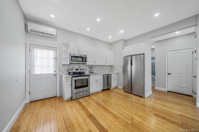 127-18 89th Avenue, Richmond Hill, NY 11418