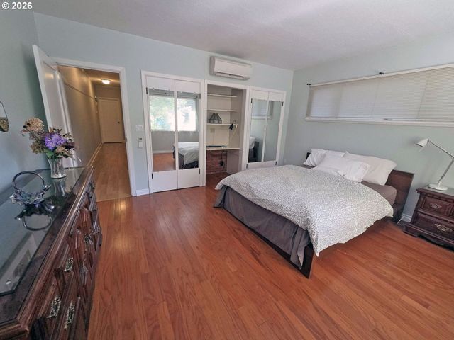 842 Ne 113TH Ave, Portland, OR 97220