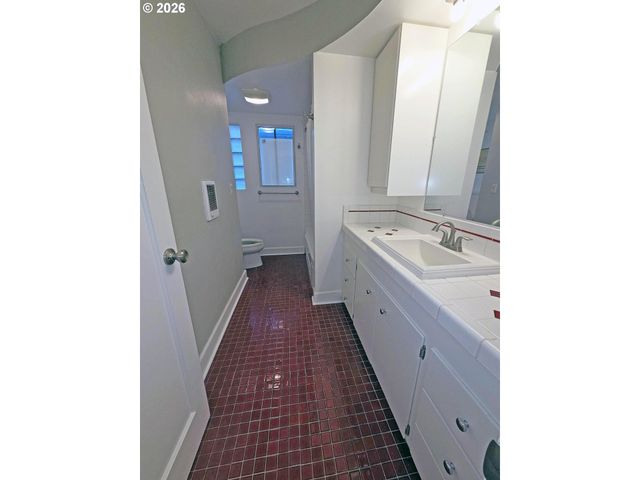 842 Ne 113TH Ave, Portland, OR 97220