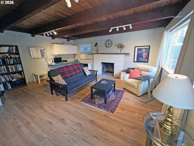 842 Ne 113TH Ave, Portland, OR 97220
