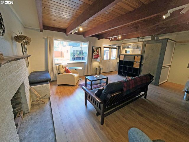842 Ne 113TH Ave, Portland, OR 97220