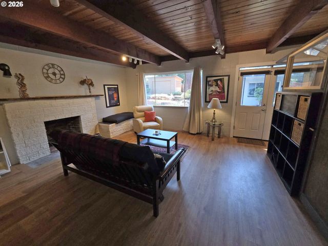 842 Ne 113TH Ave, Portland, OR 97220