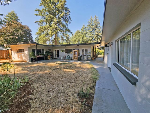 842 Ne 113TH Ave, Portland, OR 97220