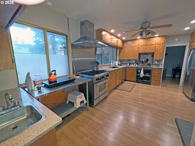 842 Ne 113TH Ave, Portland, OR 97220