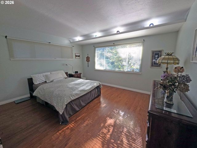 842 Ne 113TH Ave, Portland, OR 97220