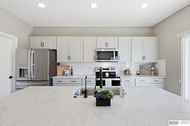 9520 S 181st Street, Gretna, NE 68136